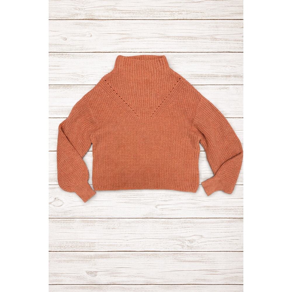 NWT  Mi Ami Blush Turtleneck Cropped Sweater Size M